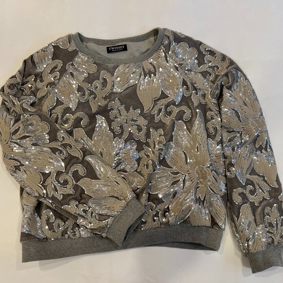 Long sleeve sweater. - Picture 13 of 14